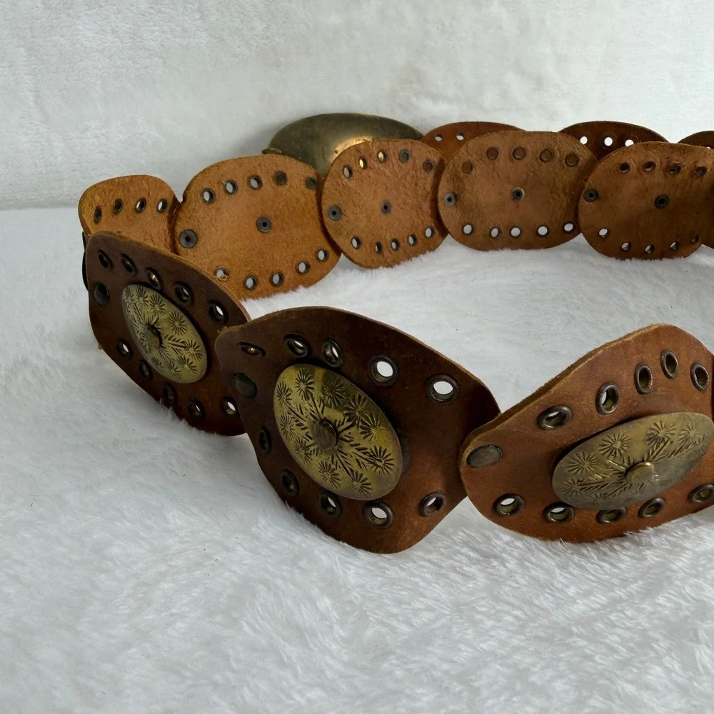 VTG Brown L Leather Link Belt Brass Etched Medallion Oversized Buckle Boho